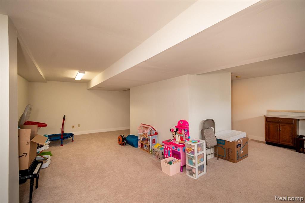 567 Lockport Road Rochester Hills, MI 48307 - Photo 23 of 29