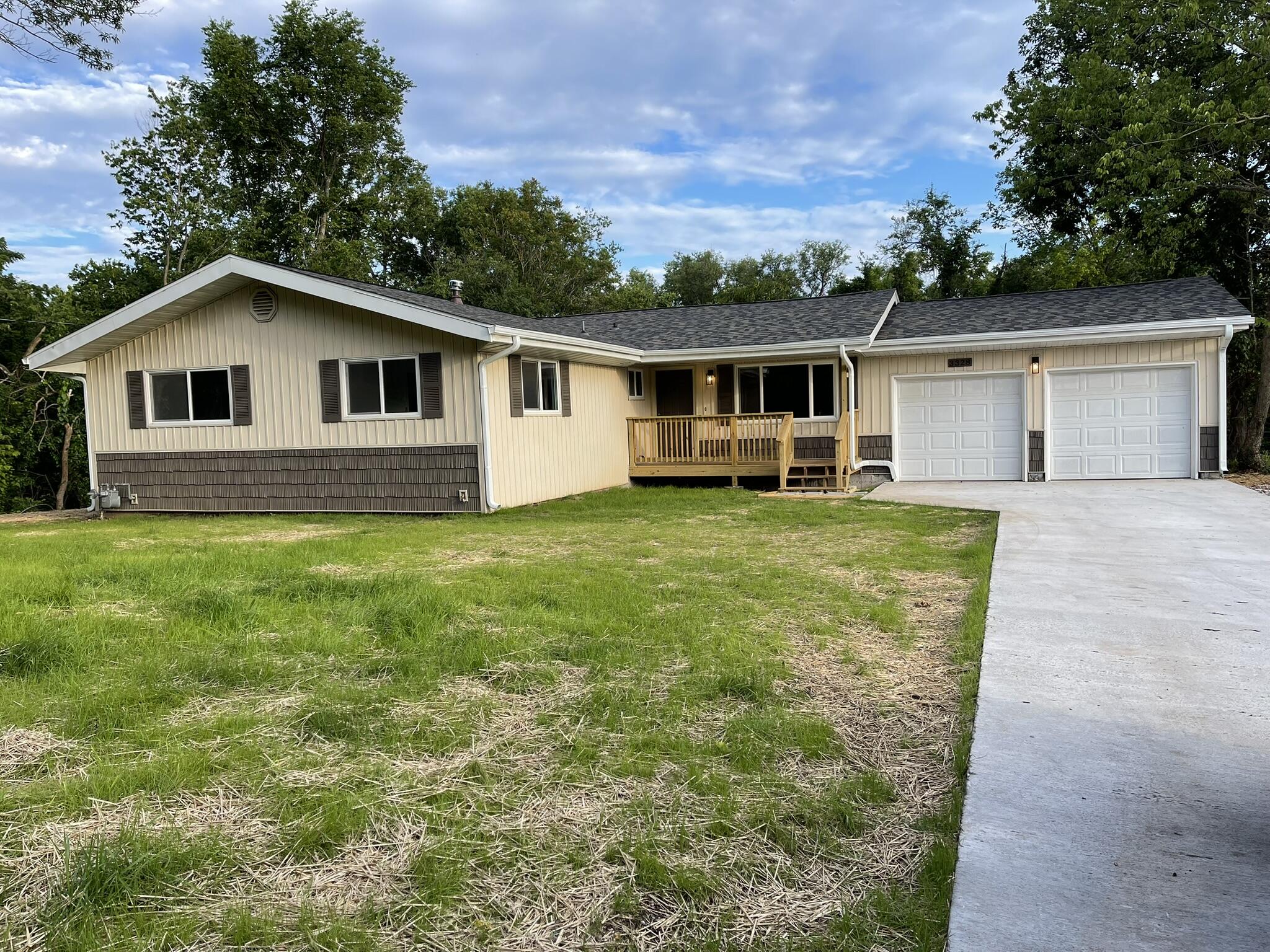 3328 West Harrison Street Springfield, MO 65802 - Photo 1 of 45 Image 01