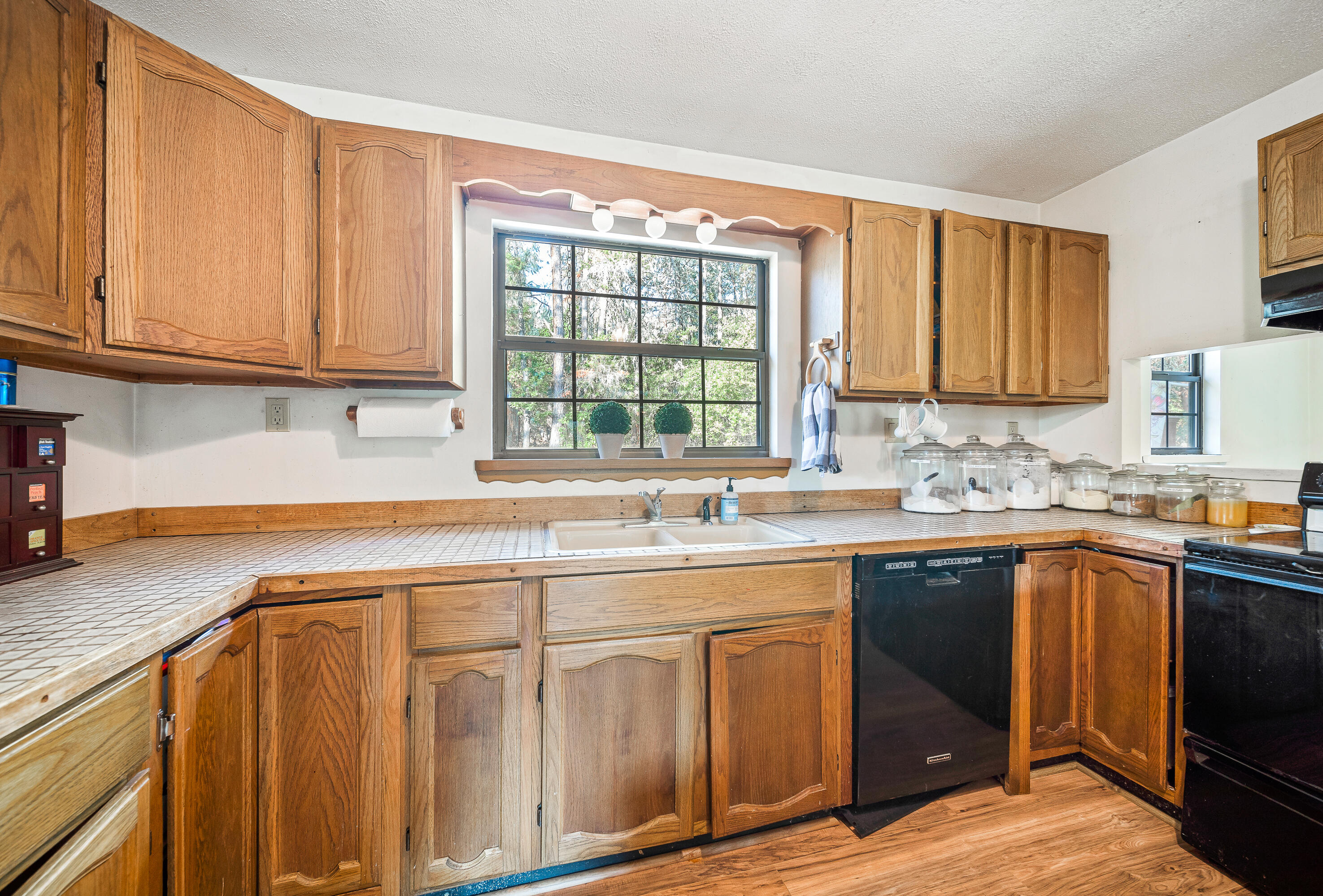 2666-2670 Little Applegate Road Jacksonville, OR 97530 - Photo 46 of 72 45