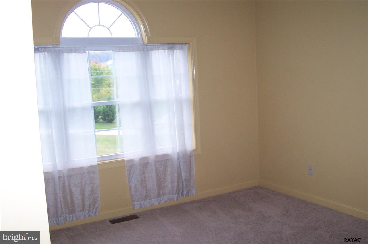 2240 Garrett Road Hanover, PA 17331 - Photo 12 of 25