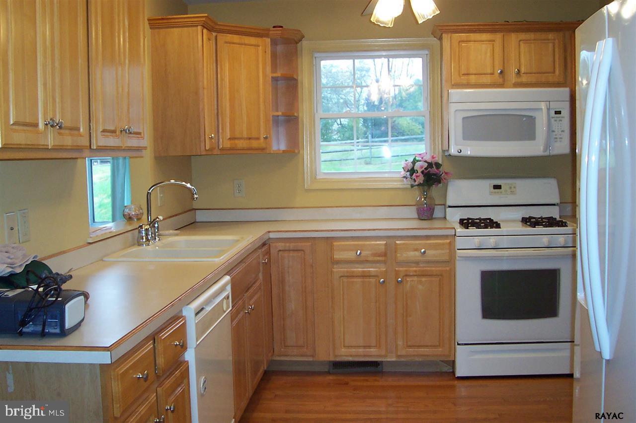 2240 Garrett Road Hanover, PA 17331 - Photo 6 of 25
