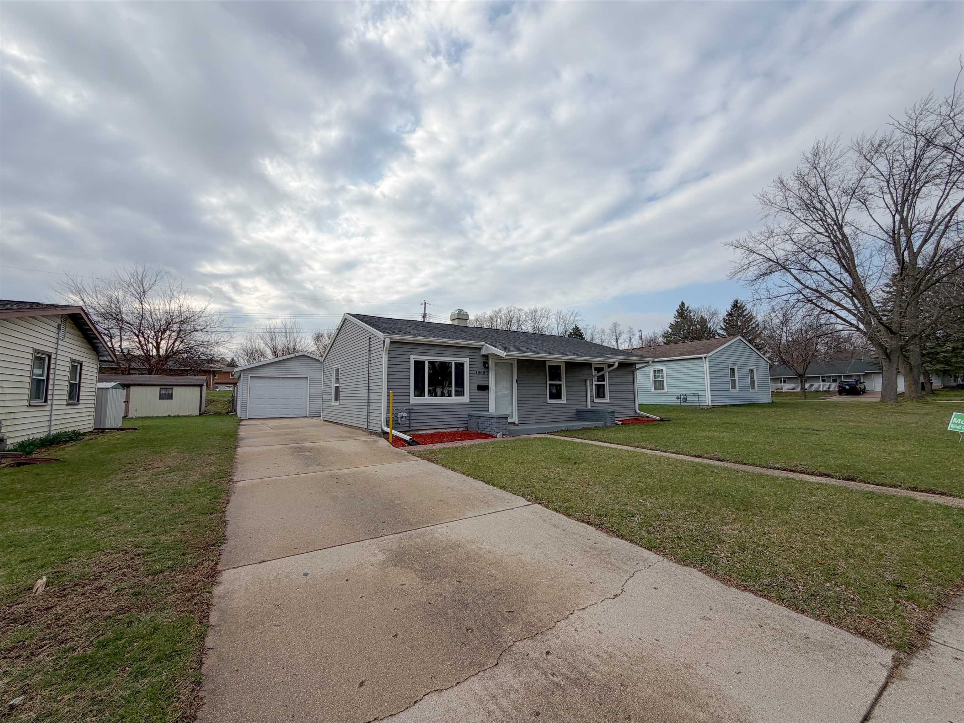 1860 Sun Valley Drive Beloit, WI 53511 - Photo 2 of 17