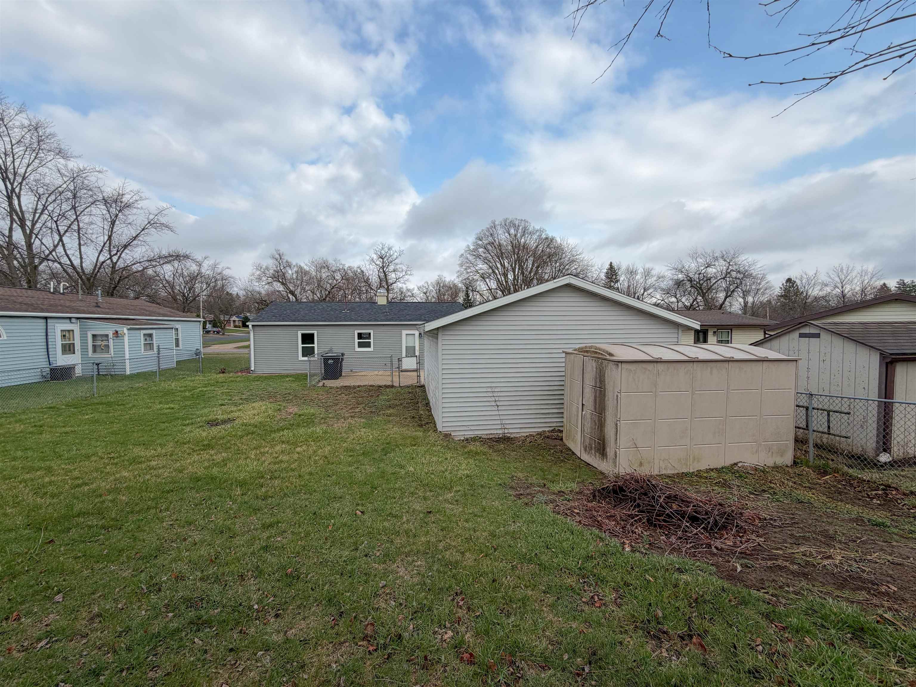 1860 Sun Valley Drive Beloit, WI 53511 - Photo 5 of 17