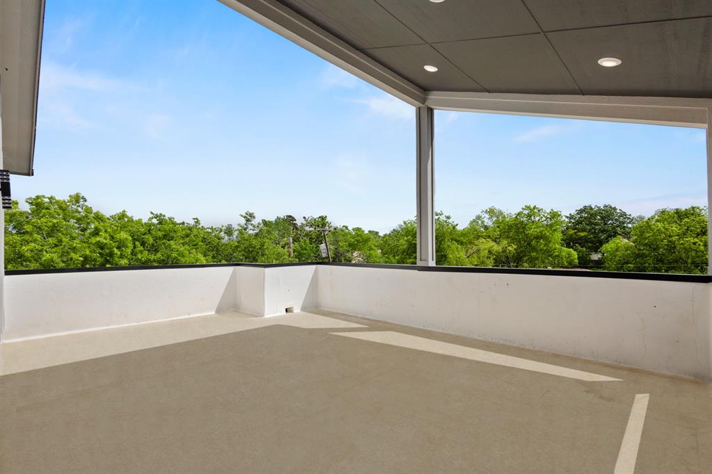 413 North Patton Avenue Dallas, TX 75203 - Photo 21 of 21 a view of a building