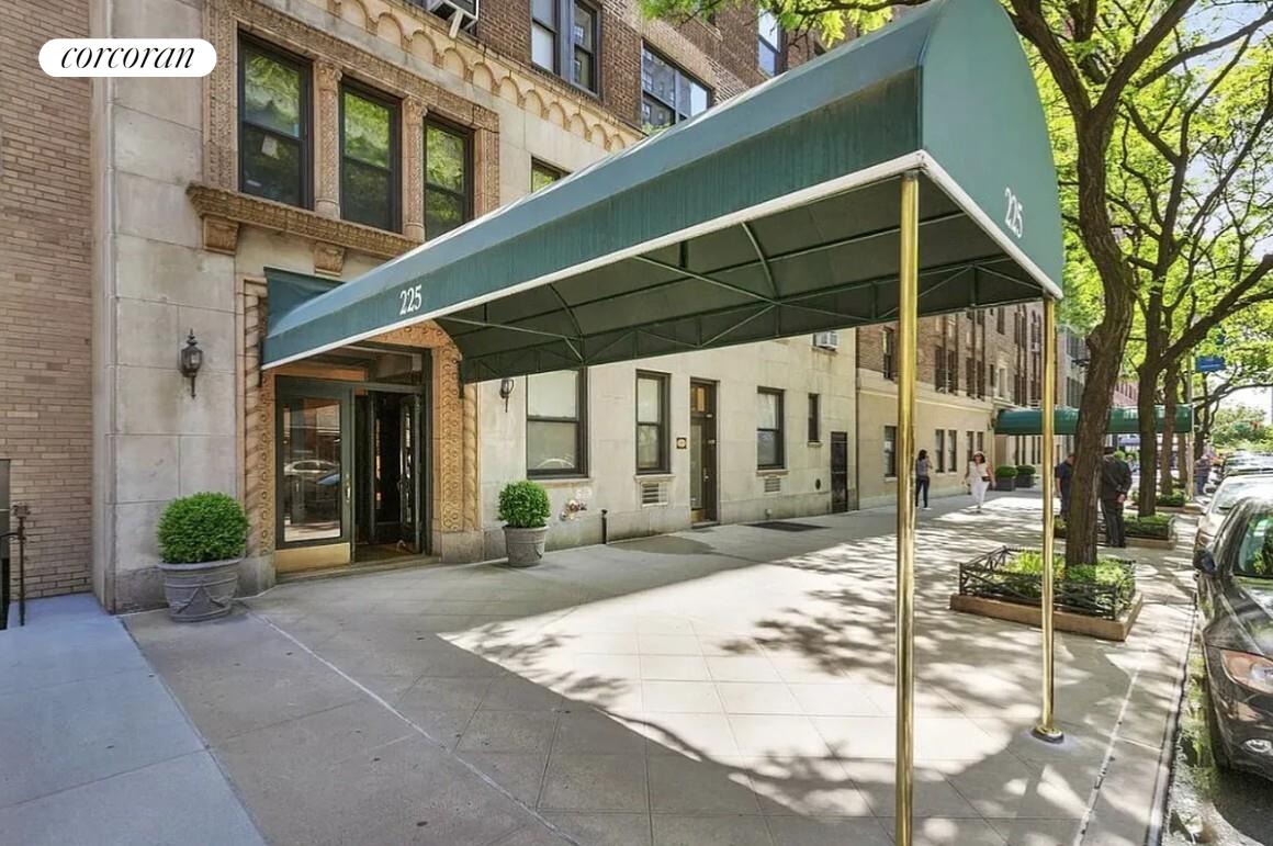 225 East 79th Street, Unit 2D Manhattan, NY 10075 - Photo 9 of 11 a view of a house with a patio