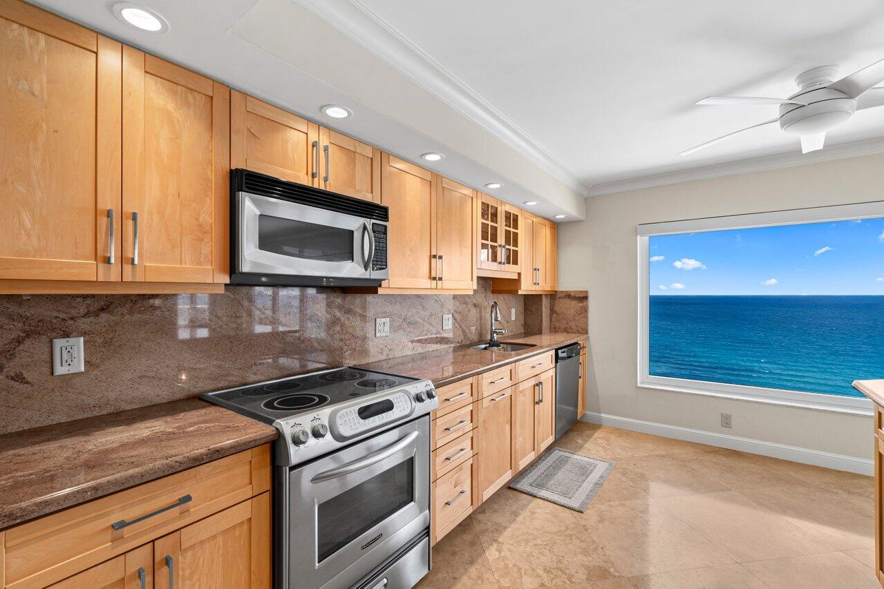 600 South Ocean Boulevard, Unit 1601 Boca Raton, FL 33432 - Photo 10 of 46 001-600SouthOceanBoulevard-1601-BocaRato
