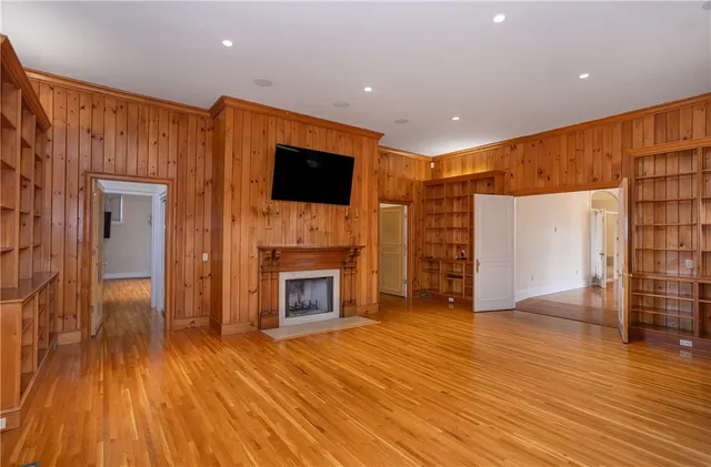 $4,750,000 | 63 Coggeshall Avenue, Newport, RI 02840