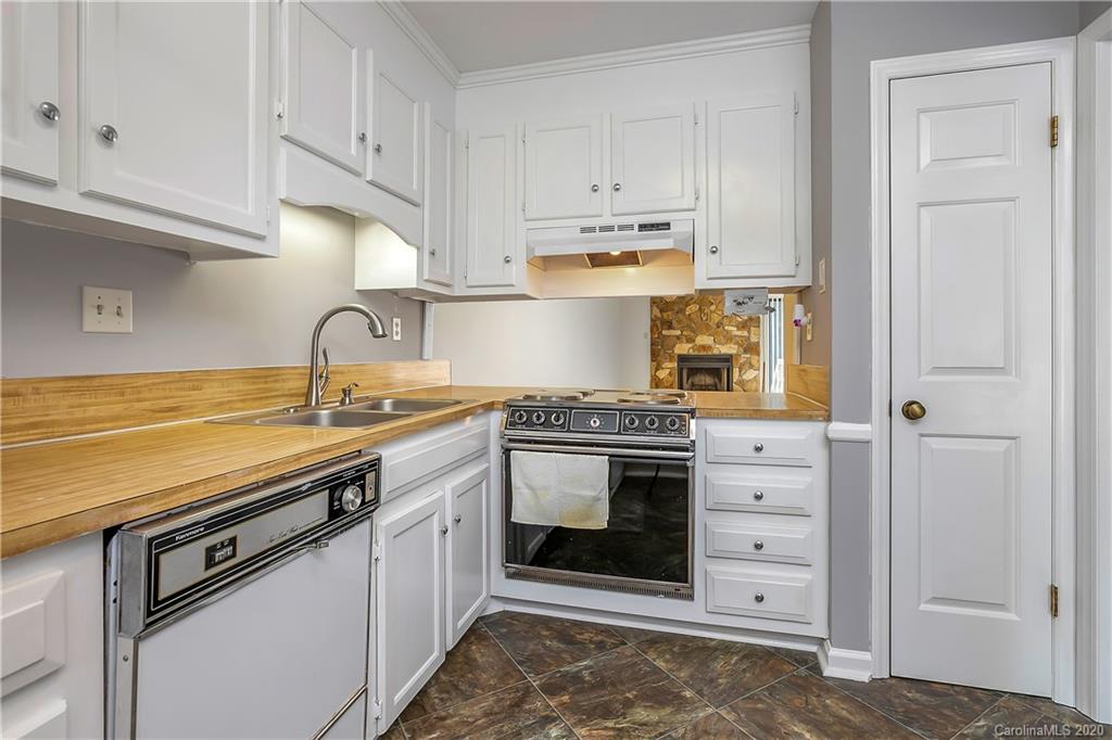 1527 South Point Road, Unit 11 Belmont, NC 28012 - Photo 4 of 18 Gallery Image 4