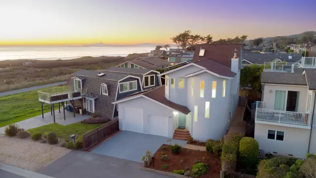 $3,999,999 | 211 Washington Boulevard, Half Moon Bay, CA 94019