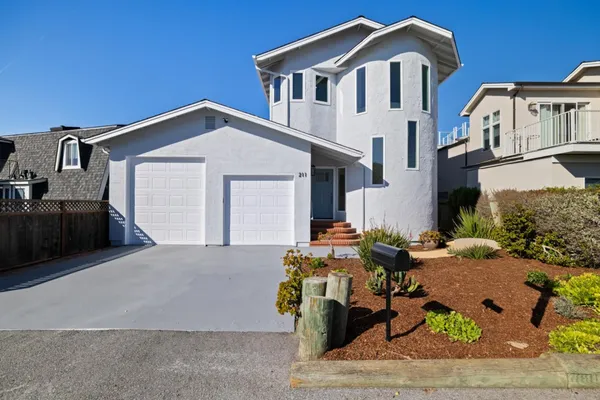 $3,499,999 | 211 Washington Boulevard, Half Moon Bay, CA 94019