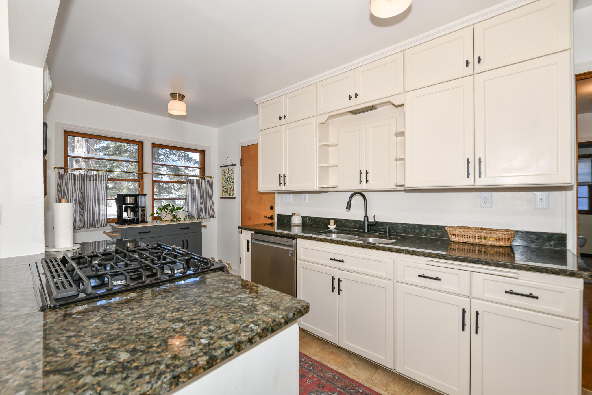 2919 North 89th Street Milwaukee, WI 53222 - Photo 13 of 37 HEN_ (15)