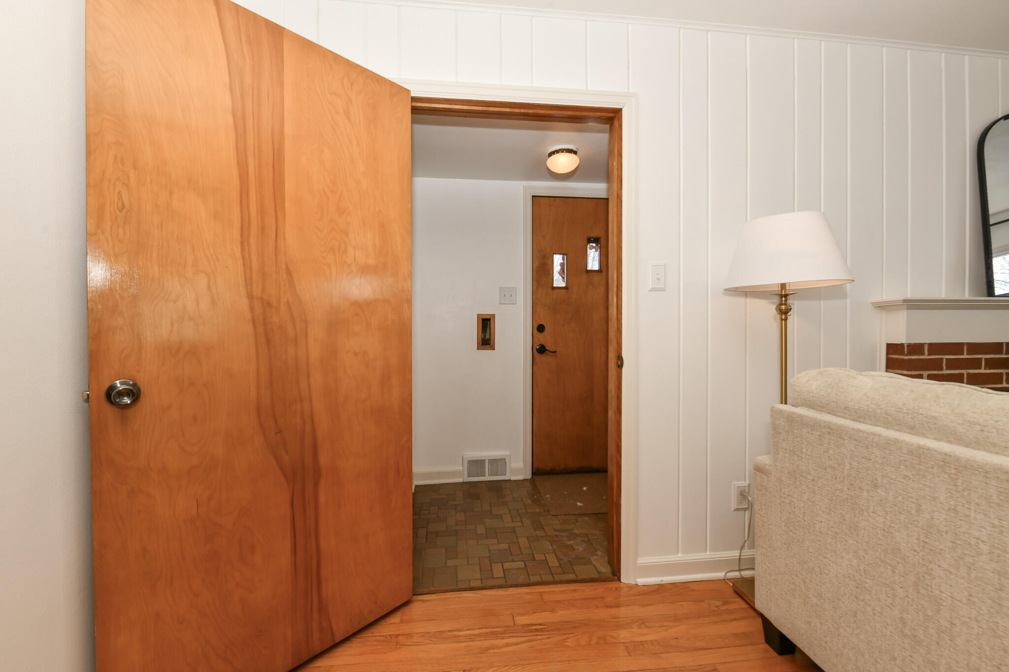 2919 North 89th Street Milwaukee, WI 53222 - Photo 3 of 37 HEN_ (5)