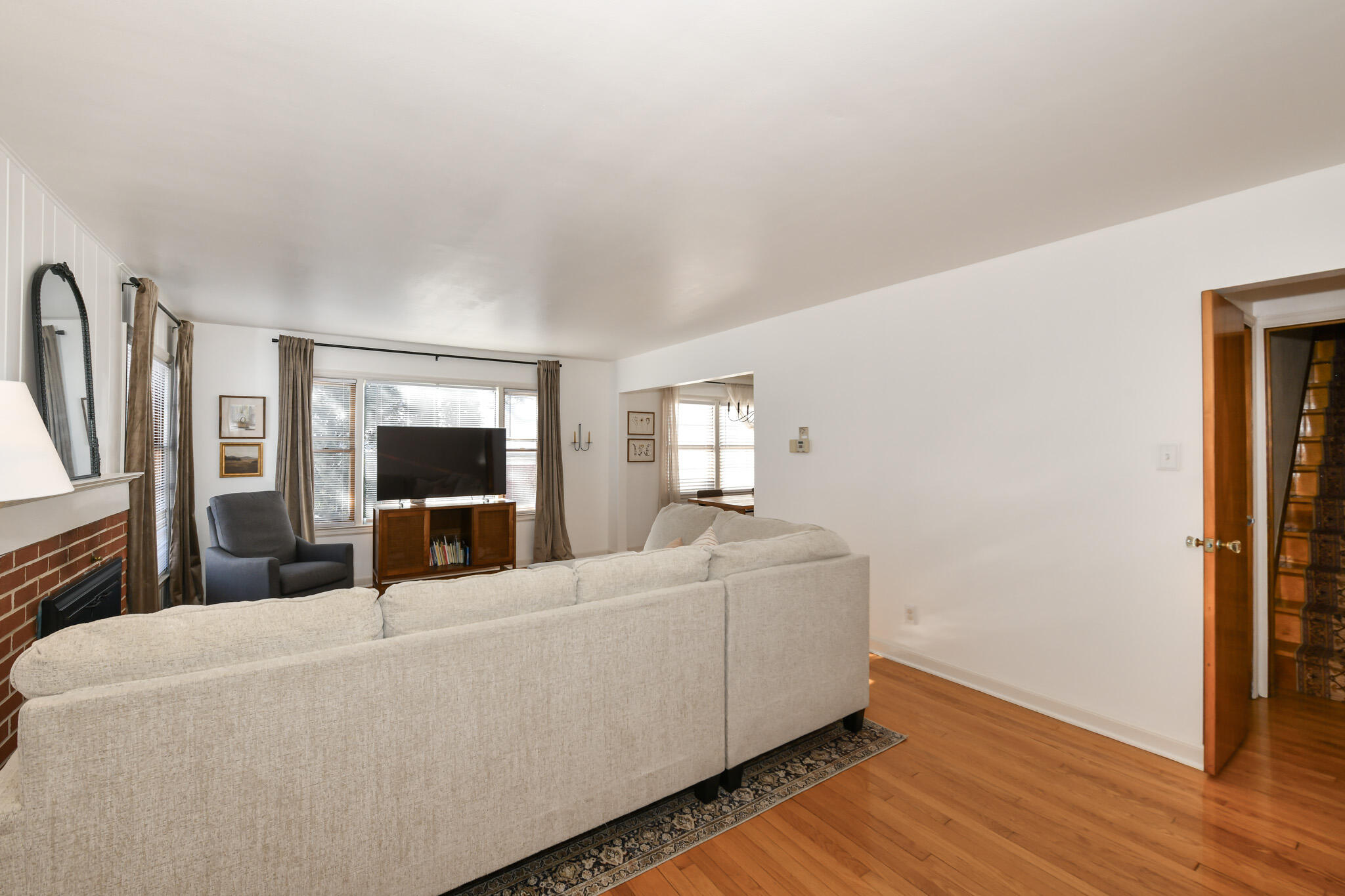 2919 North 89th Street Milwaukee, WI 53222 - Photo 5 of 37 HEN_ (7)