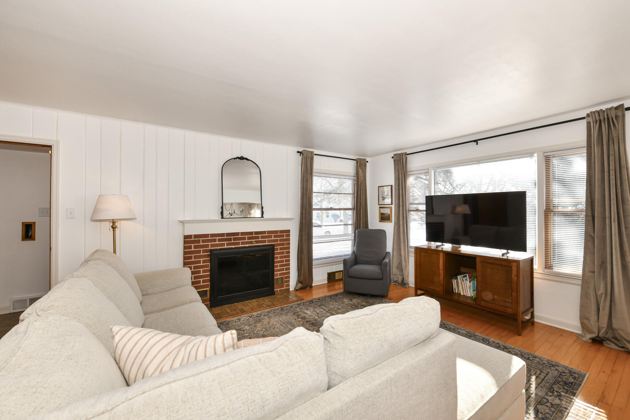 2919 North 89th Street Milwaukee, WI 53222 - Photo 7 of 37 HEN_ (9)