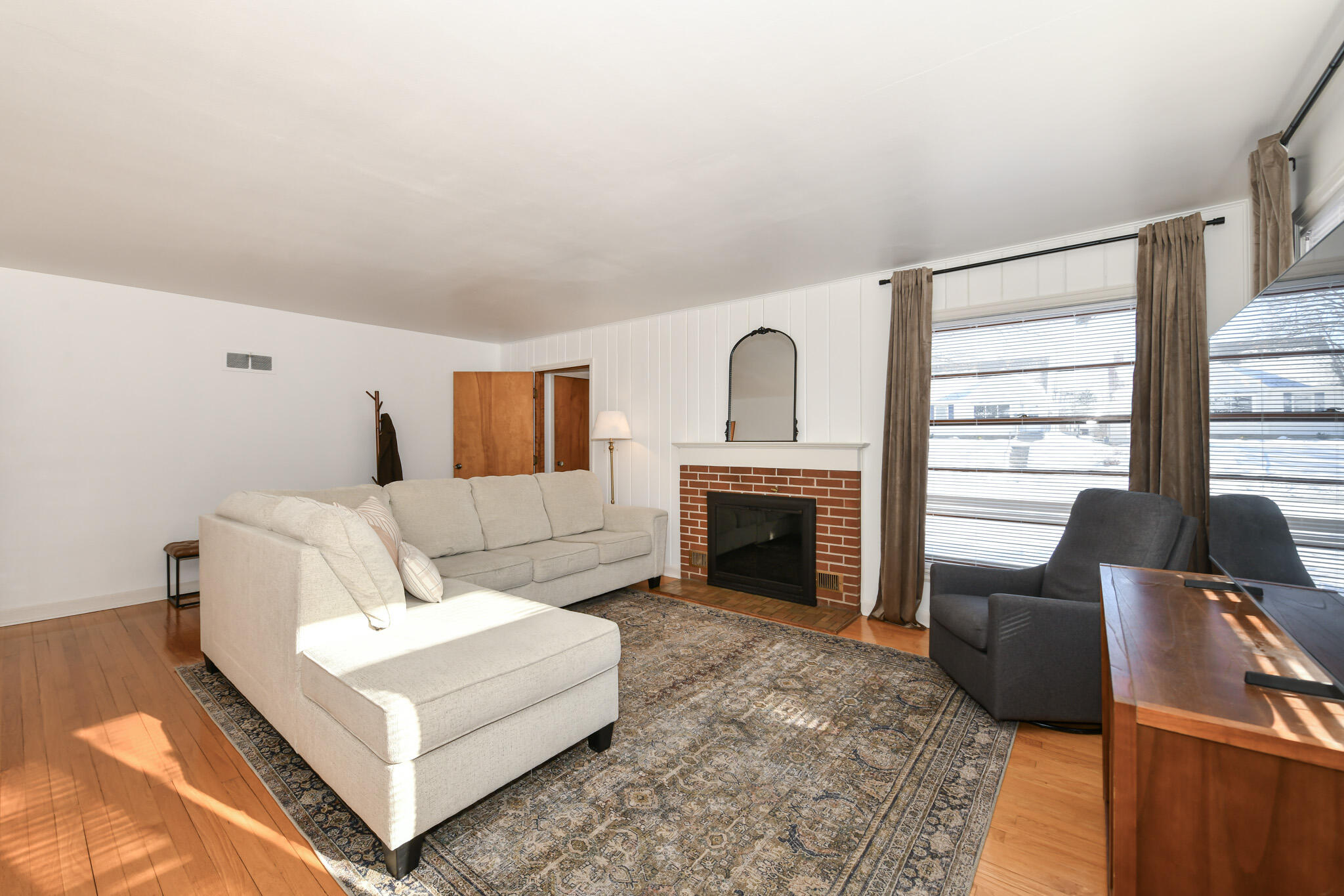 2919 North 89th Street Milwaukee, WI 53222 - Photo 8 of 37 HEN_ (10)