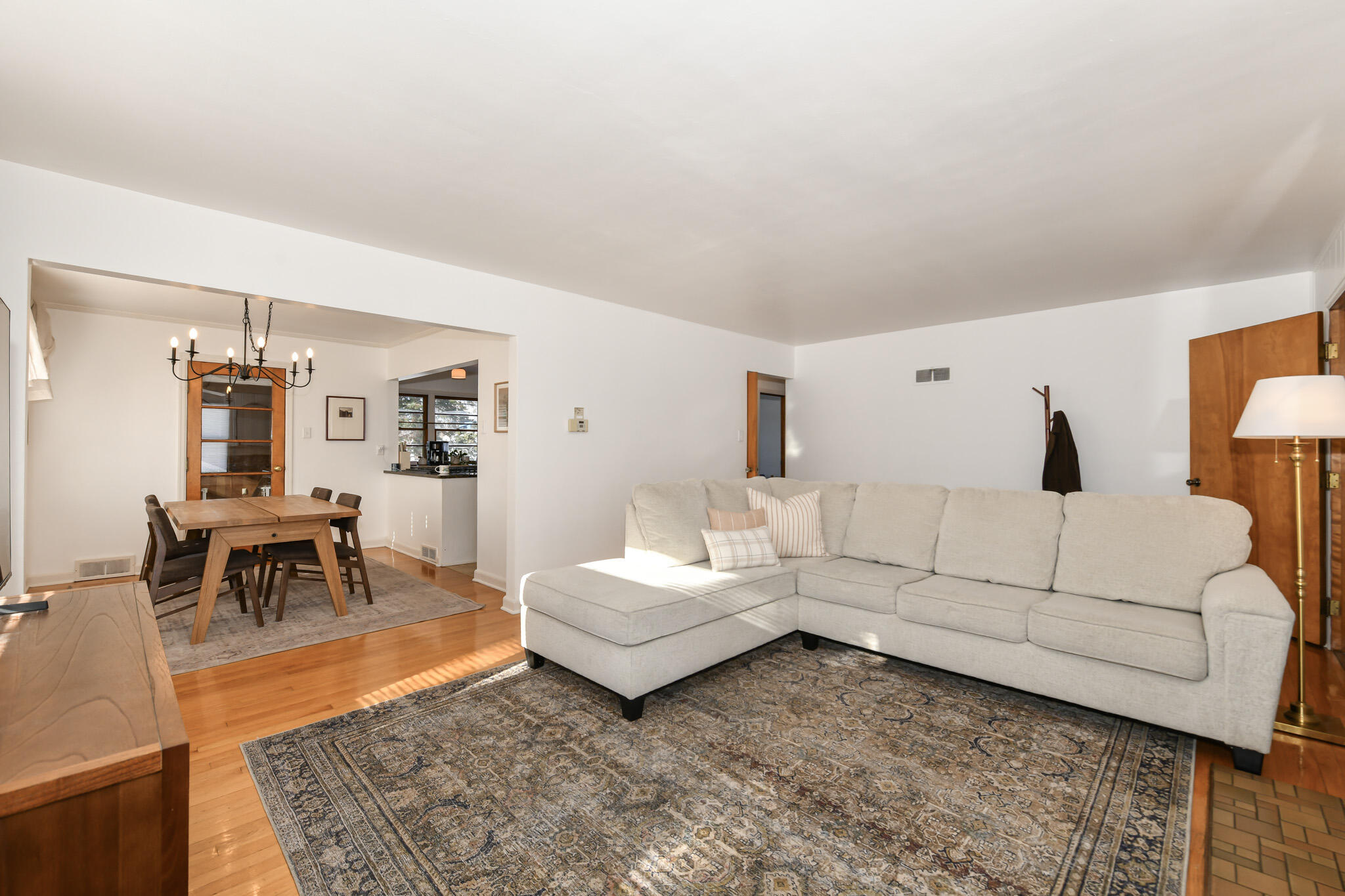 2919 North 89th Street Milwaukee, WI 53222 - Photo 9 of 37 HEN_ (11)