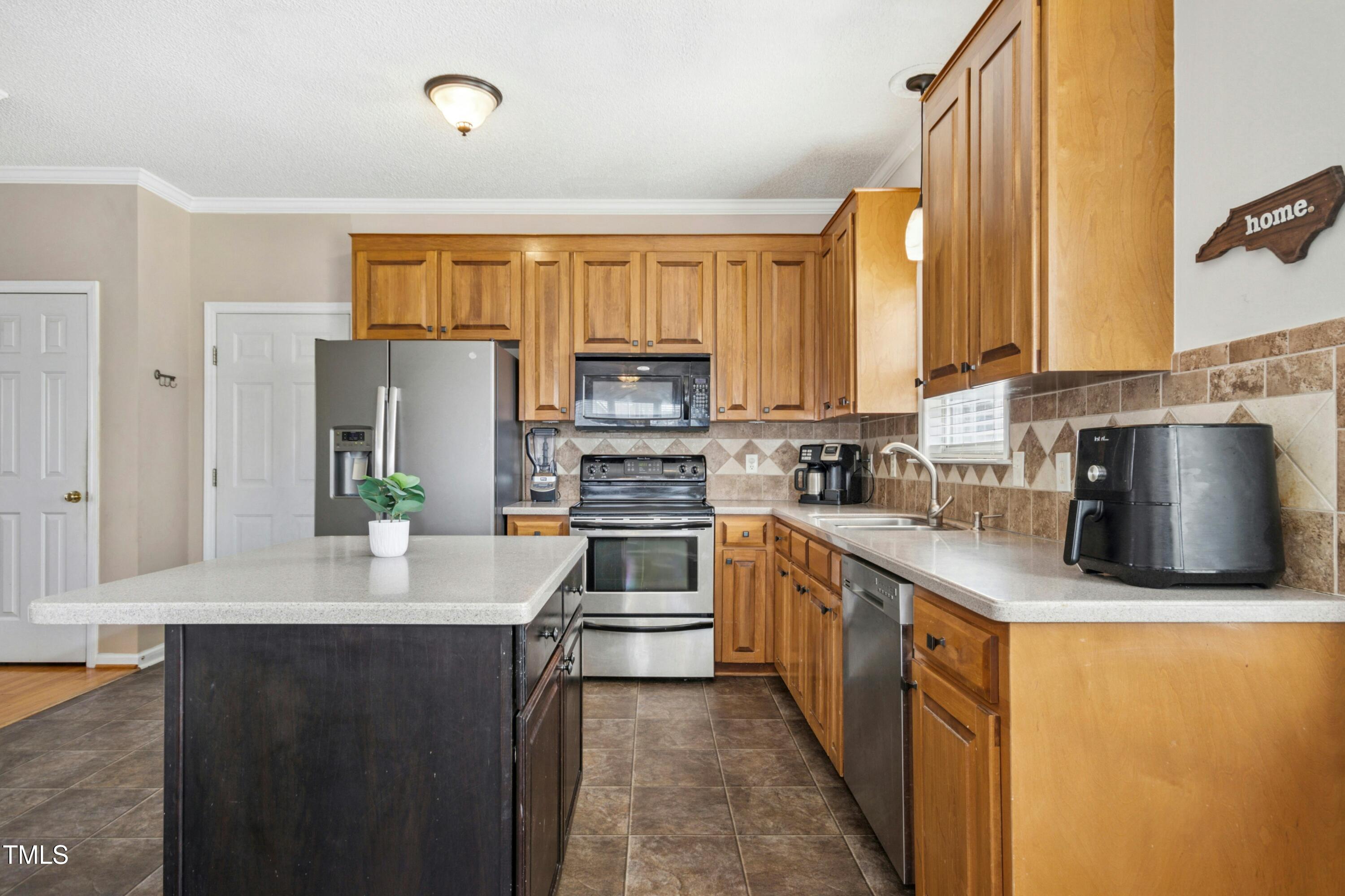 1421 Harvey Johnson Road Raleigh, NC 27603 - Photo 12 of 33 014-478365-IMG_4614