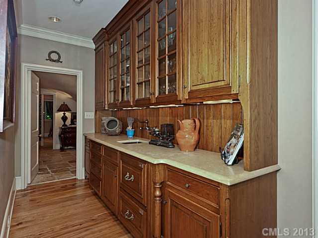 806 Ardsley Road Charlotte, NC 28207 - Photo 7 of 13 Gallery Image 7