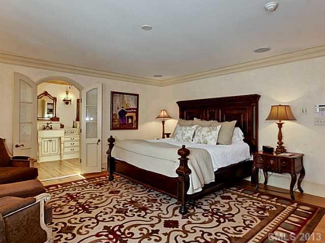 806 Ardsley Road Charlotte, NC 28207 - Photo 8 of 13 Gallery Image 8