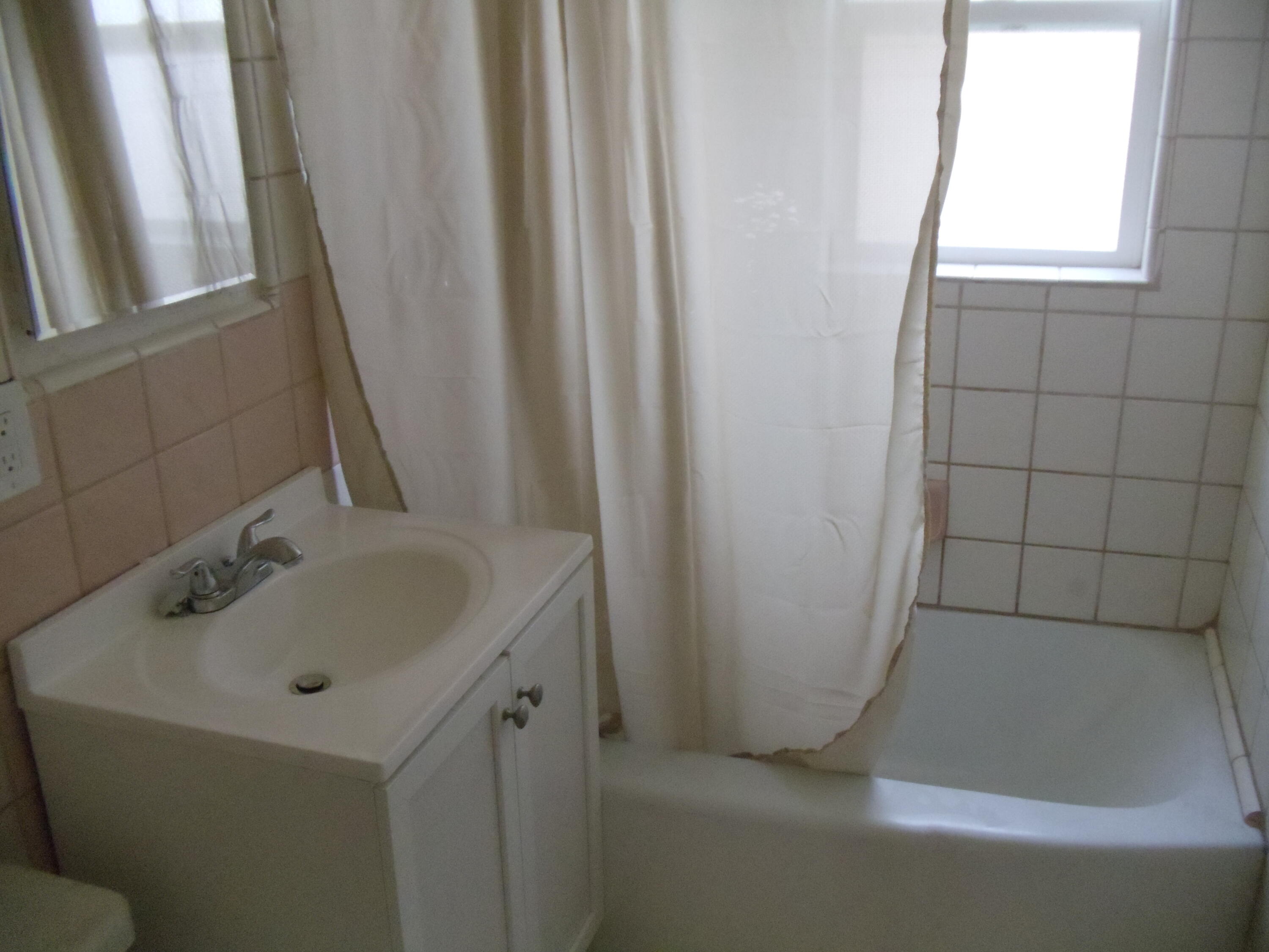 45153 Date Avenue Lancaster, CA 93534 - Photo 11 of 24 DSC03005