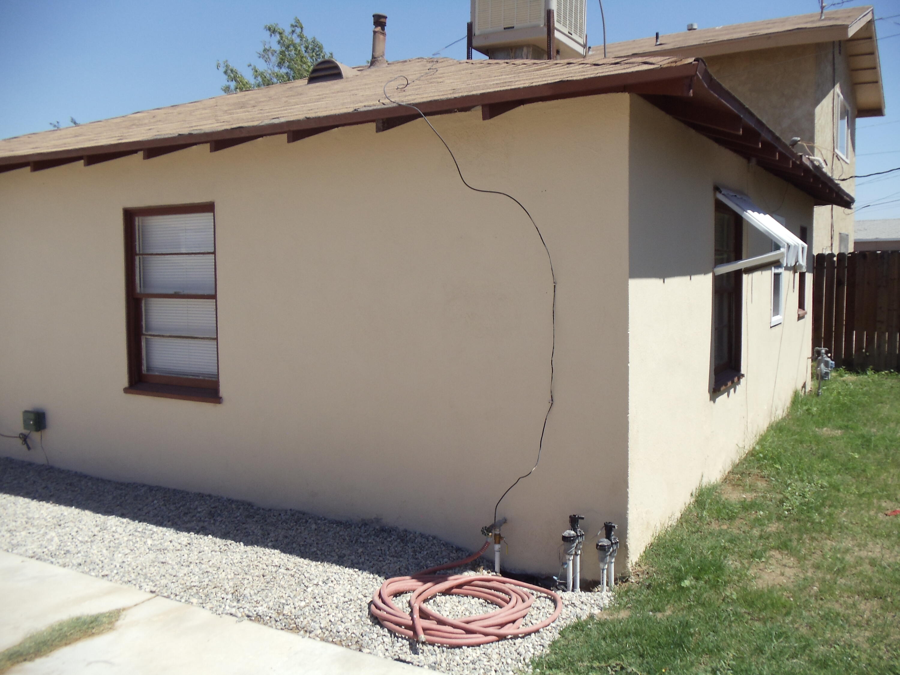 45153 Date Avenue Lancaster, CA 93534 - Photo 2 of 24 DSC02845