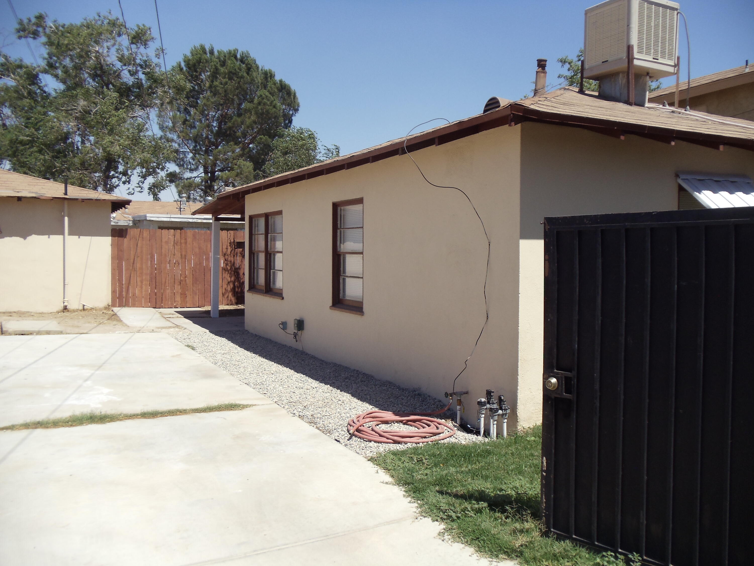 45153 Date Avenue Lancaster, CA 93534 - Photo 3 of 24 DSC02846