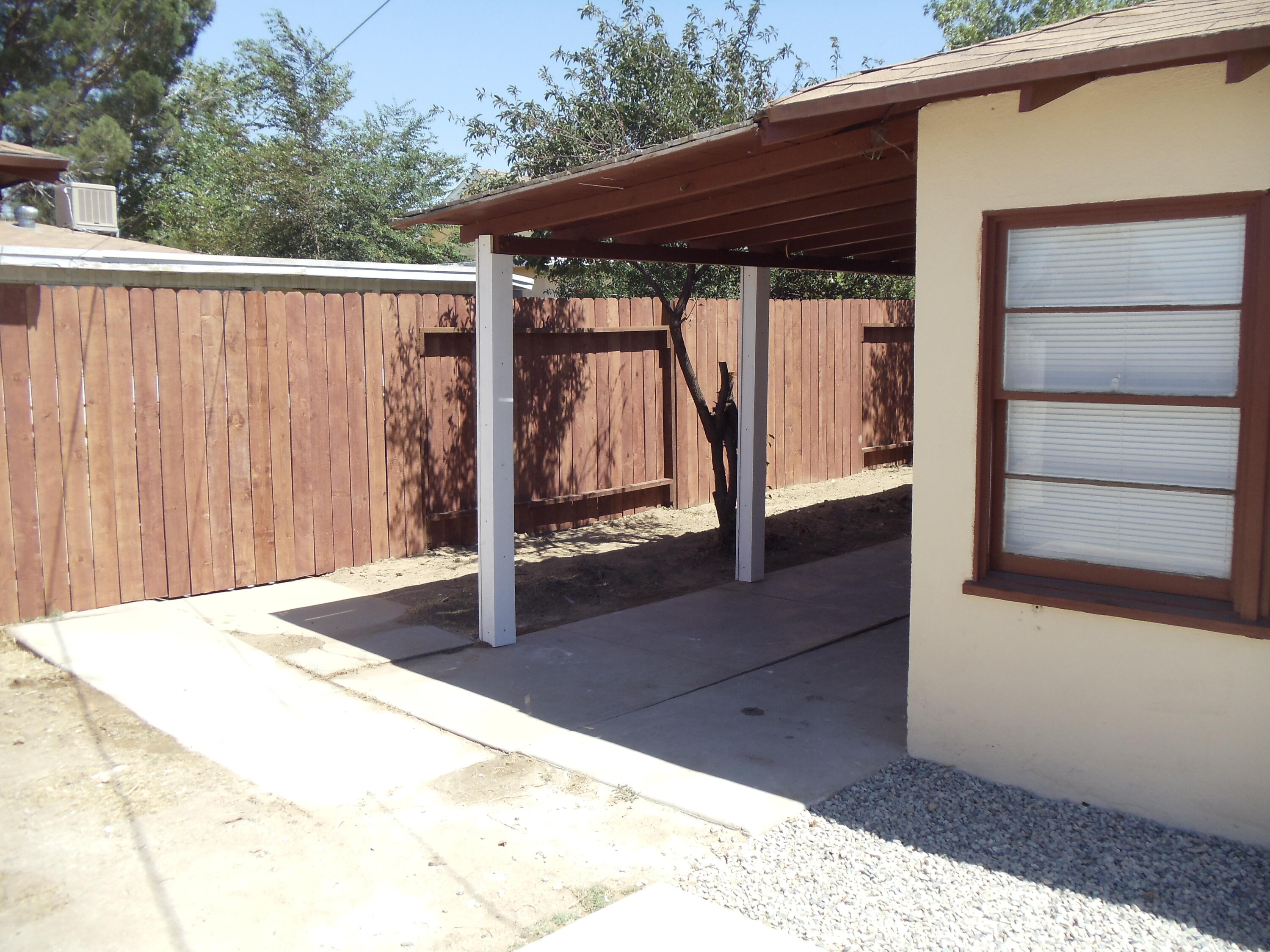 45153 Date Avenue Lancaster, CA 93534 - Photo 4 of 24 DSC02844