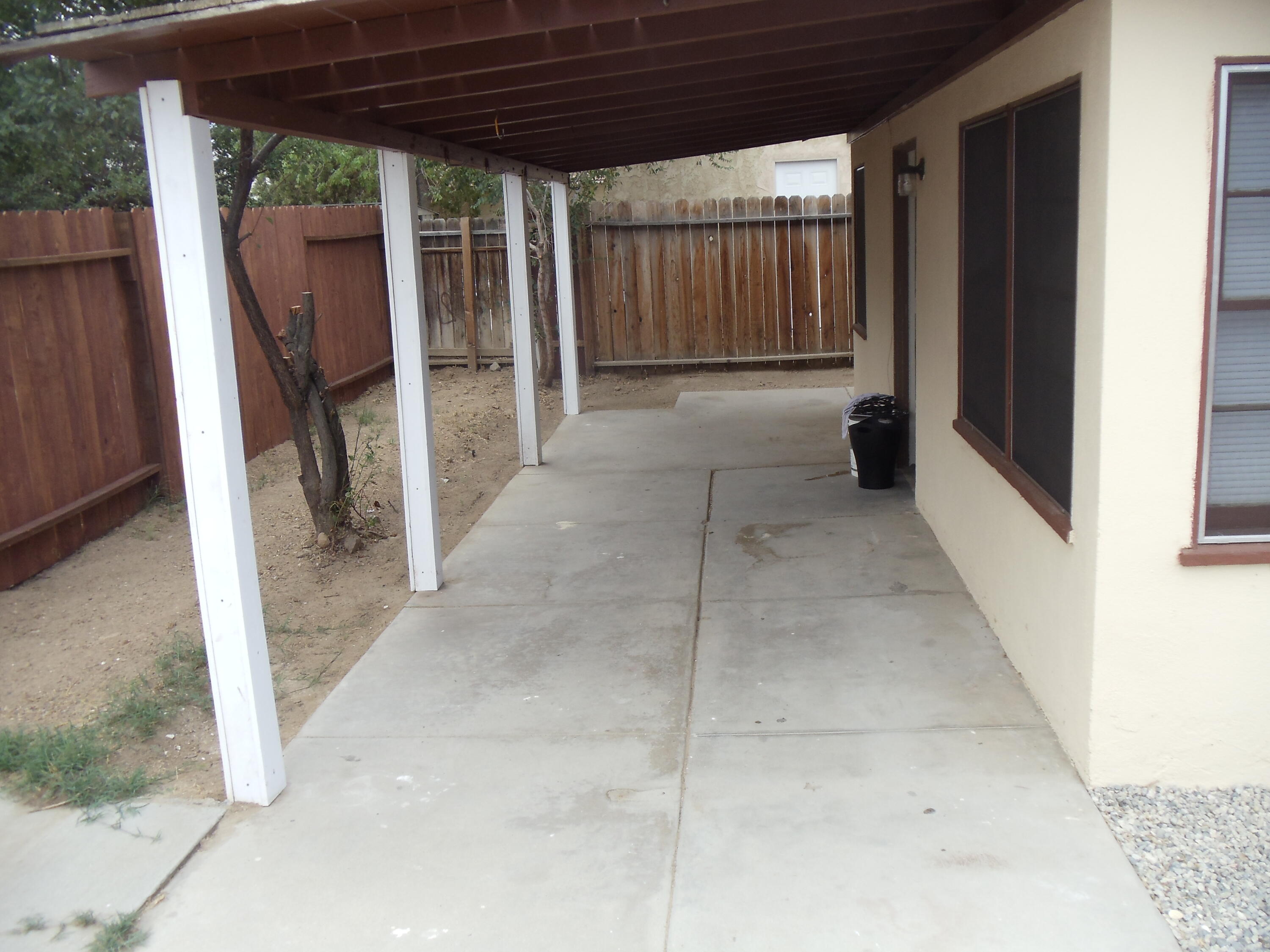 45153 Date Avenue Lancaster, CA 93534 - Photo 5 of 24 DSC02996