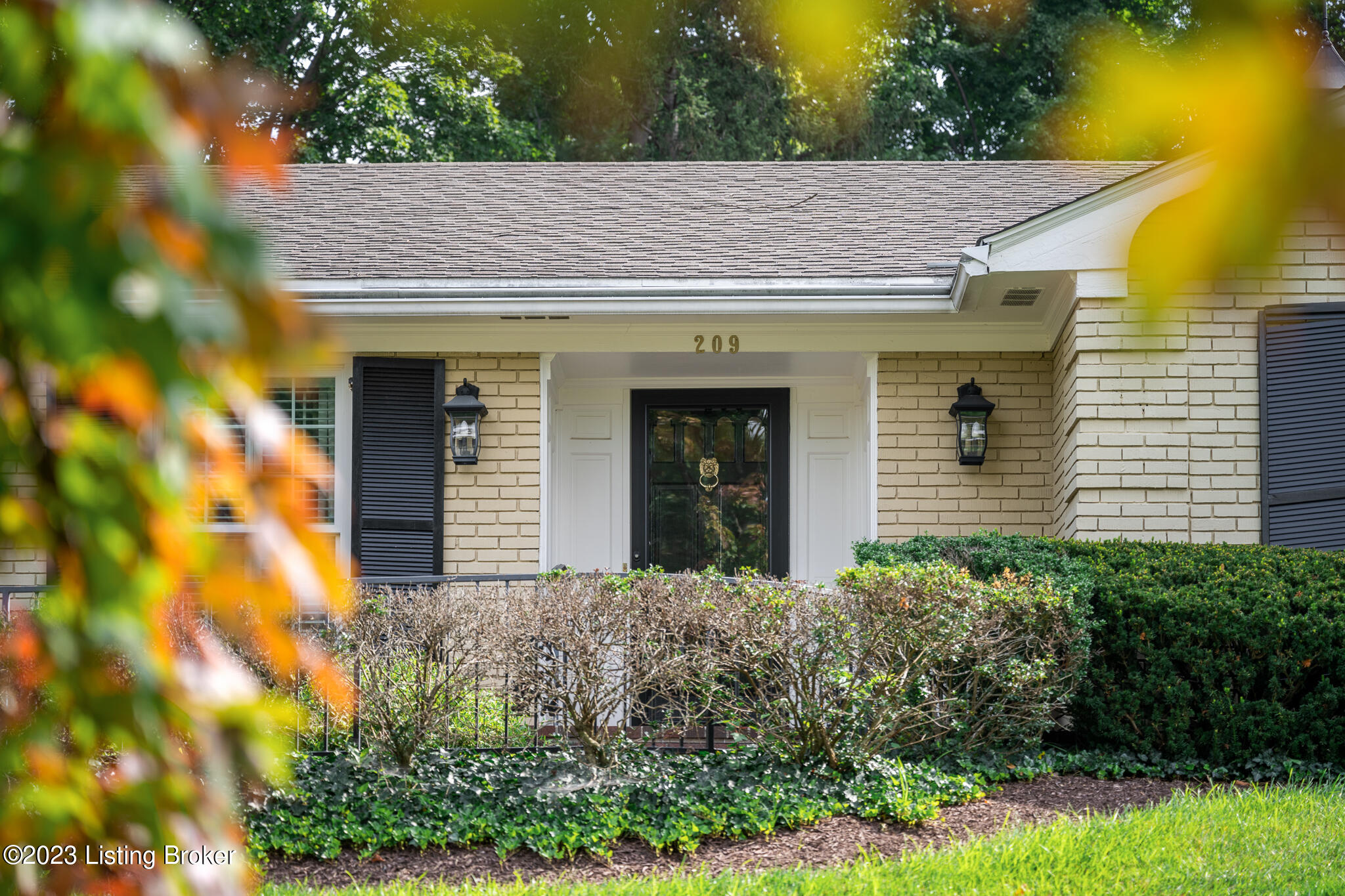 209 Choctaw Road Louisville, KY 40207 - Photo 5 of 44 209 Choctaw Rd-5