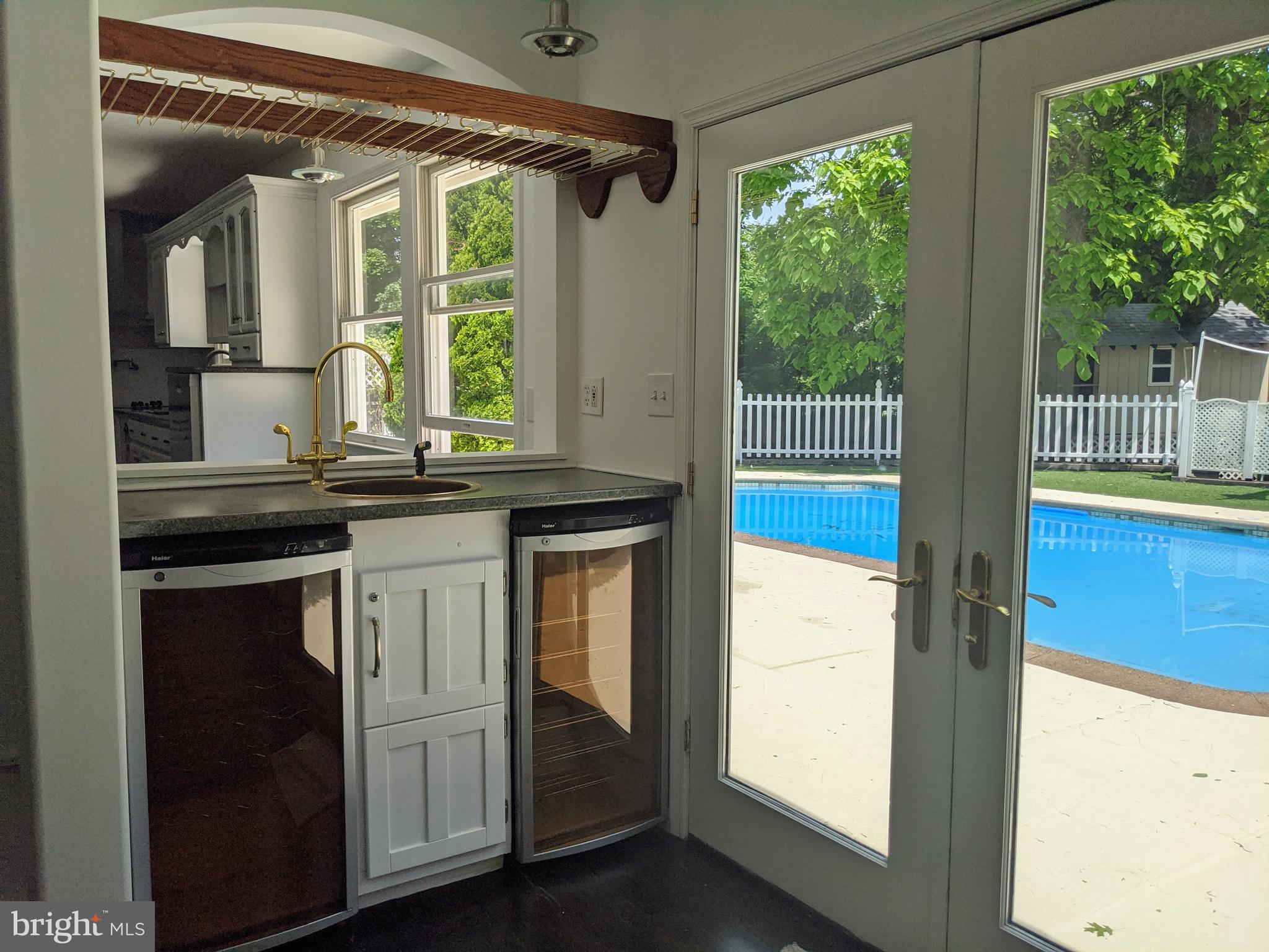 1189 Charter Road Warminster, PA 18974 - Photo 63 of 74 Wet bar