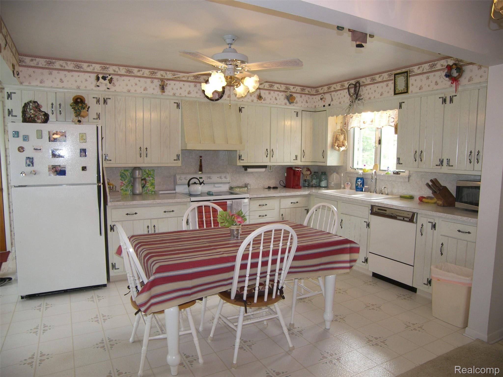 5360 Hollenbeck Road Columbiaville, MI 48421 - Photo 9 of 40 100_3446.JPG