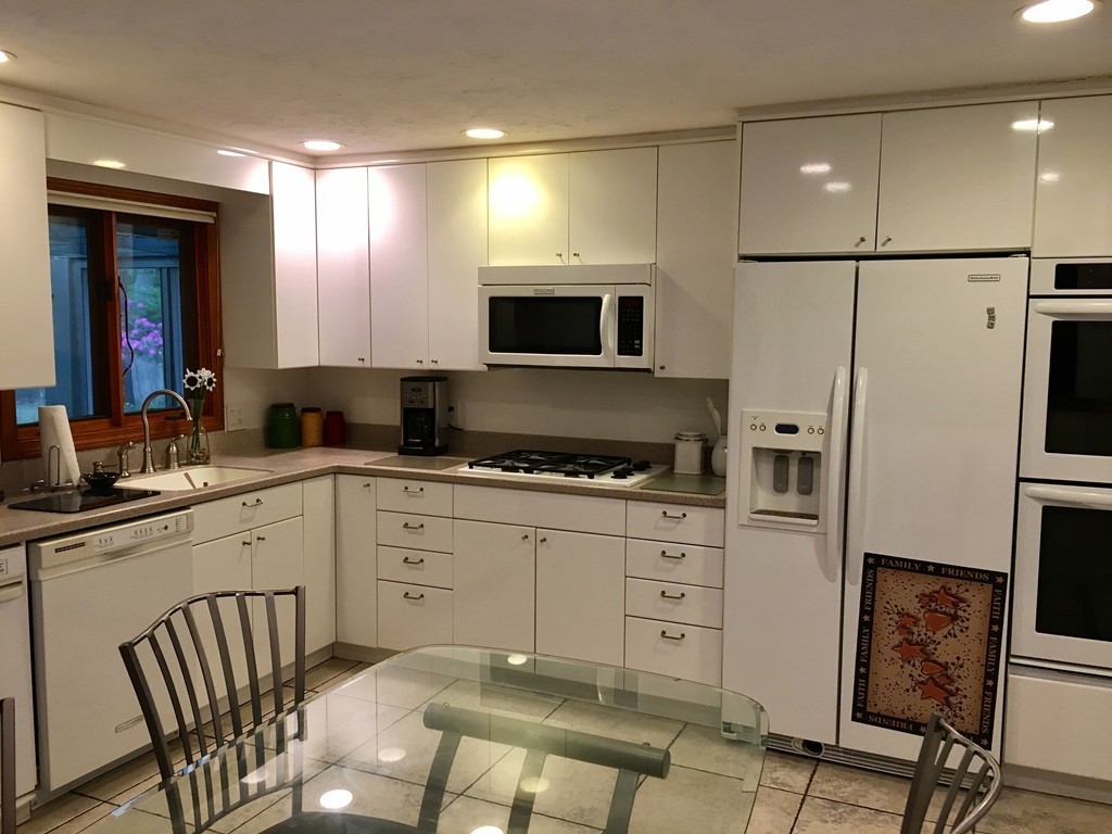 210 Hampton Road Sharon, MA 02067 - Photo 7 of 18 Gallery Image 7