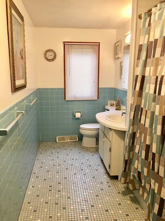 210 Hampton Road Sharon, MA 02067 - Photo 8 of 18 Gallery Image 8