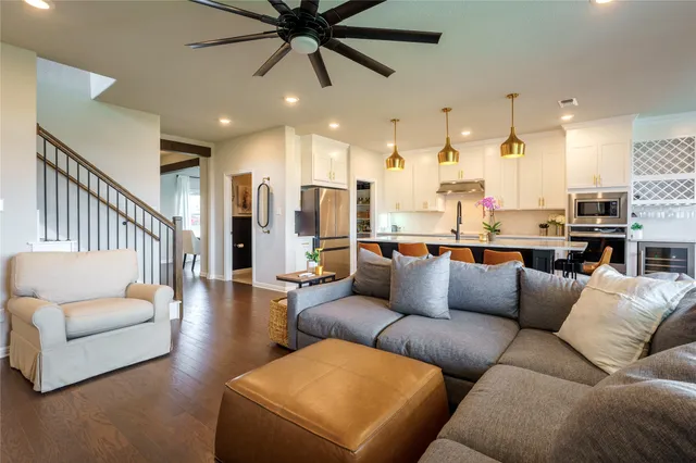 $2,850 | 17600 Penfolds Drive, Pflugerville, TX 78660