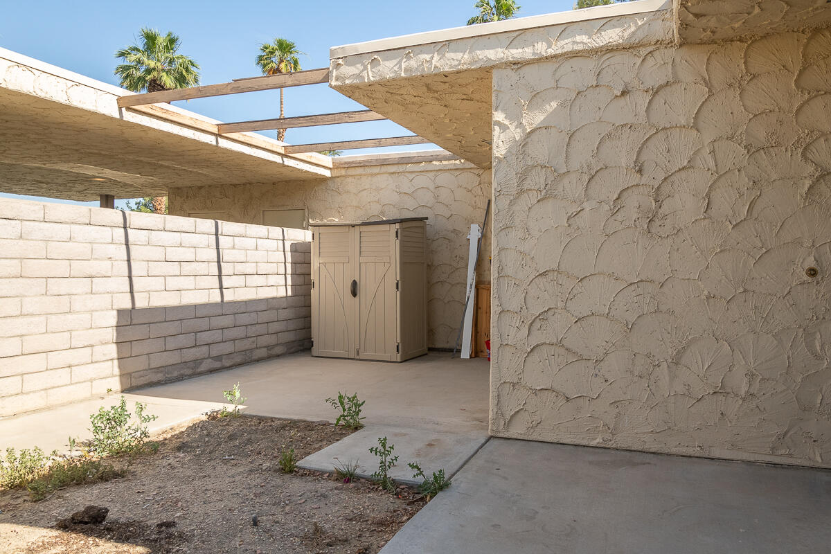 48941 Eisenhower Drive Indio, CA 92201 - Photo 12 of 17 a view of entryway