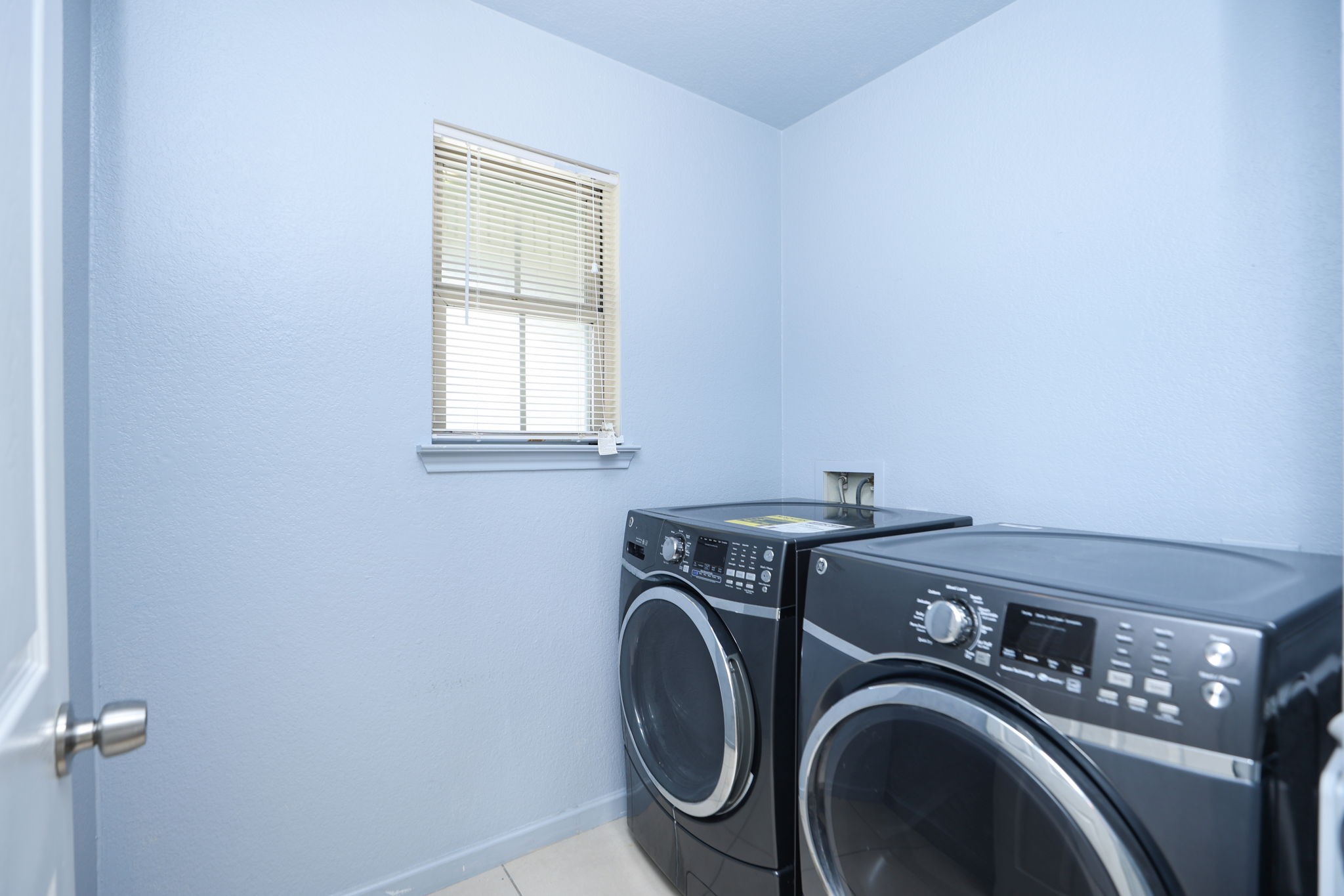 11642 Quinn Ridge Way Houston, TX 77038 - Photo 19 of 22 Laundry