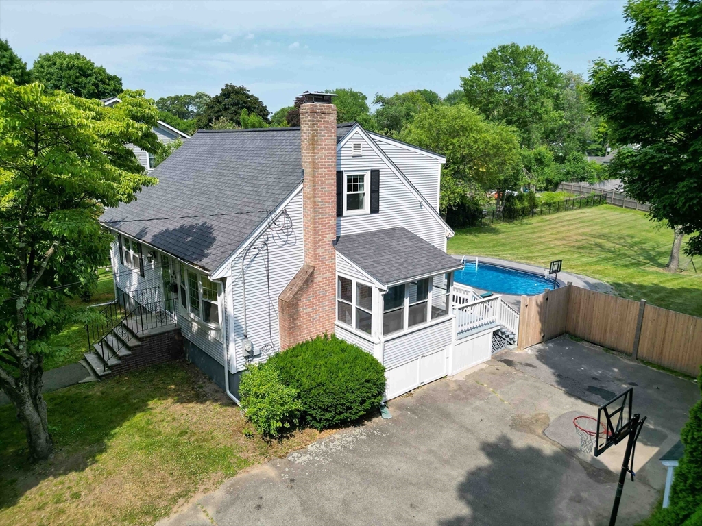 36 Redfield Road Wakefield, MA 01880 - Photo 1 of 41 Gallery Image 1