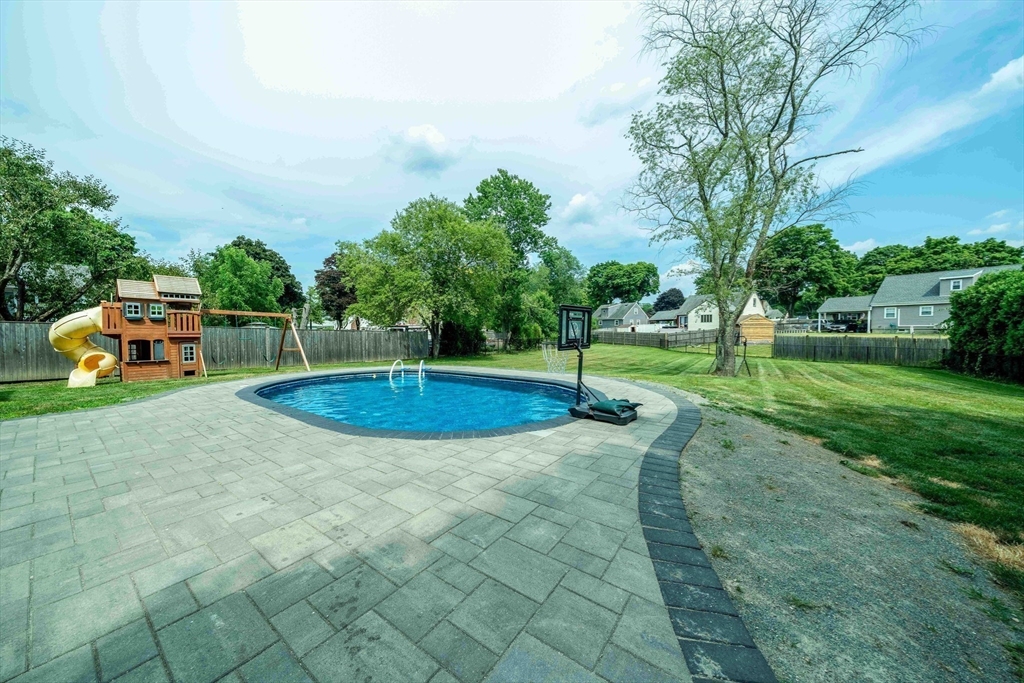 36 Redfield Road Wakefield, MA 01880 - Photo 30 of 41 Gallery Image 30