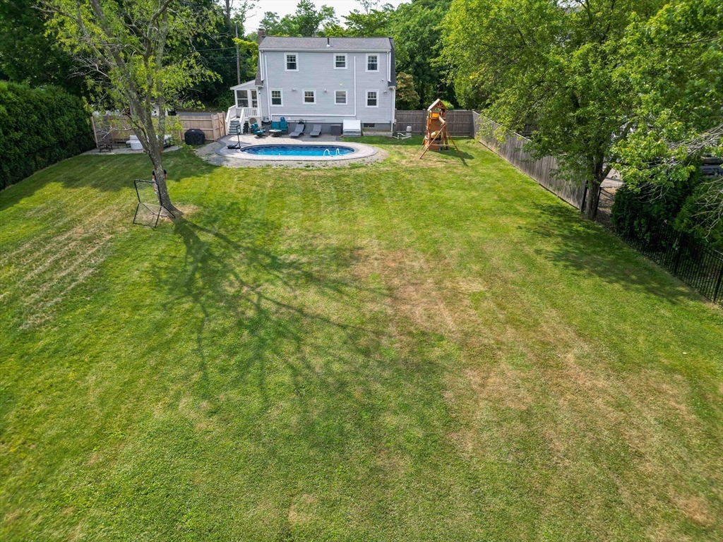 36 Redfield Road Wakefield, MA 01880 - Photo 4 of 41 Gallery Image 4
