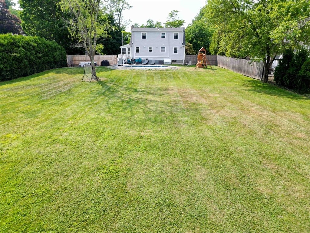 36 Redfield Road Wakefield, MA 01880 - Photo 5 of 41 Gallery Image 5