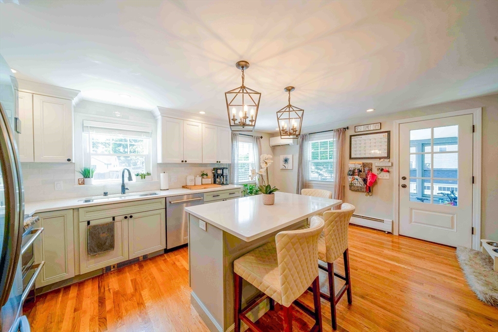 36 Redfield Road Wakefield, MA 01880 - Photo 7 of 41 Gallery Image 7