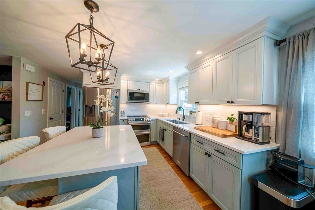 36 Redfield Road Wakefield, MA 01880 - Photo 10 of 41 Gallery Image 10