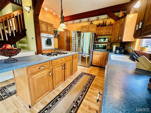 $1,100,000 | 11550 Huggins Road, Huggins, MO 65484