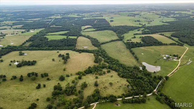 $1,100,000 | 11550 Huggins Road, Huggins, MO 65484