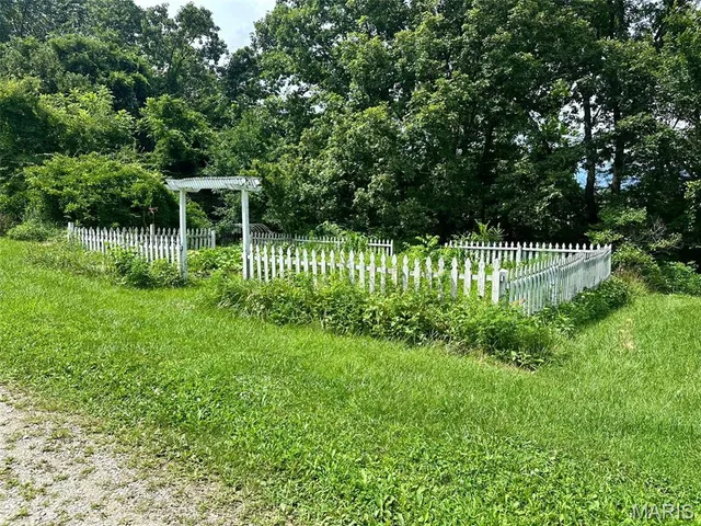 $1,100,000 | 11550 Huggins Road, Huggins, MO 65484