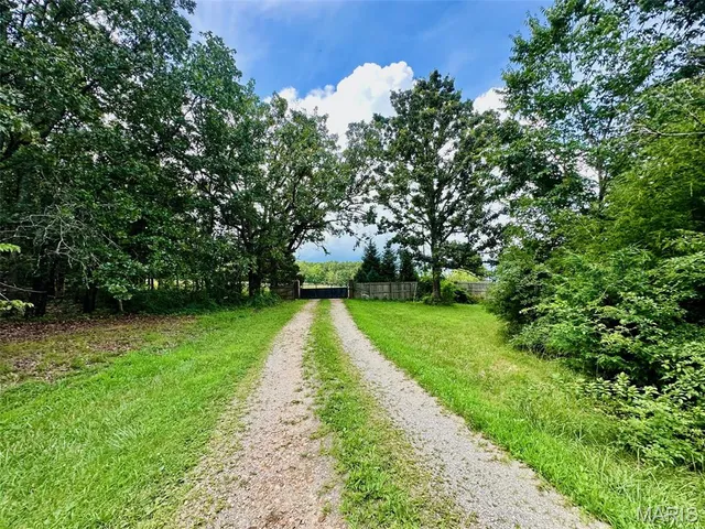 $1,100,000 | 11550 Huggins Road, Huggins, MO 65484