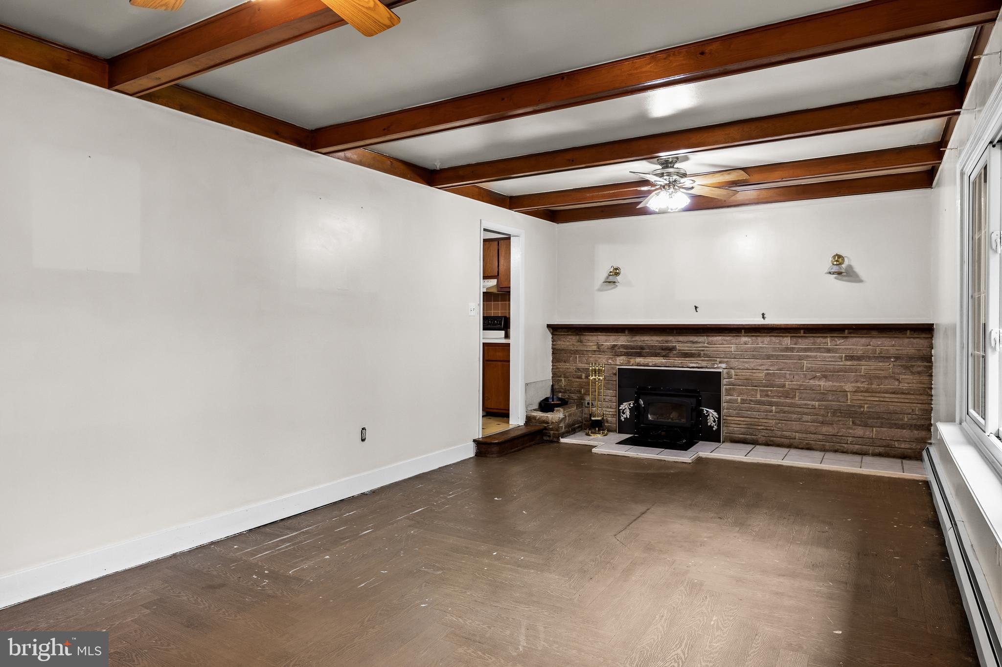 319 Birmingham Road Pemberton, NJ 08068 - Photo 4 of 34 Beautiful Living Room