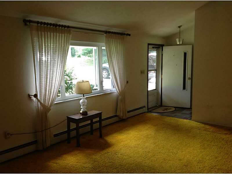 3821 Sardis Road Plum, PA 15239 - Photo 2 of 20 Living Room.