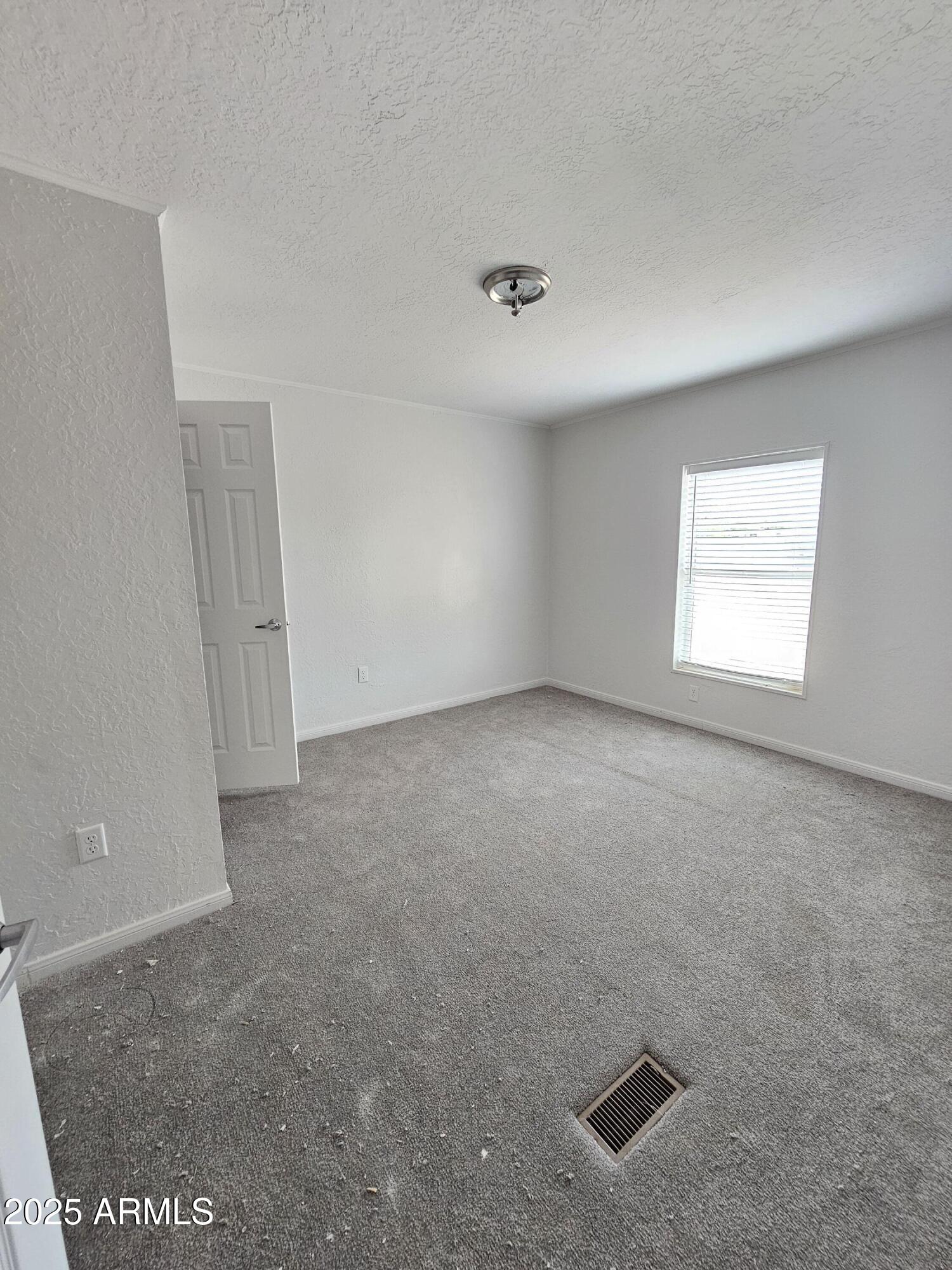 20532 West Jomax Road Wittmann, AZ 85361 - Photo 13 of 18 20250921_100343
