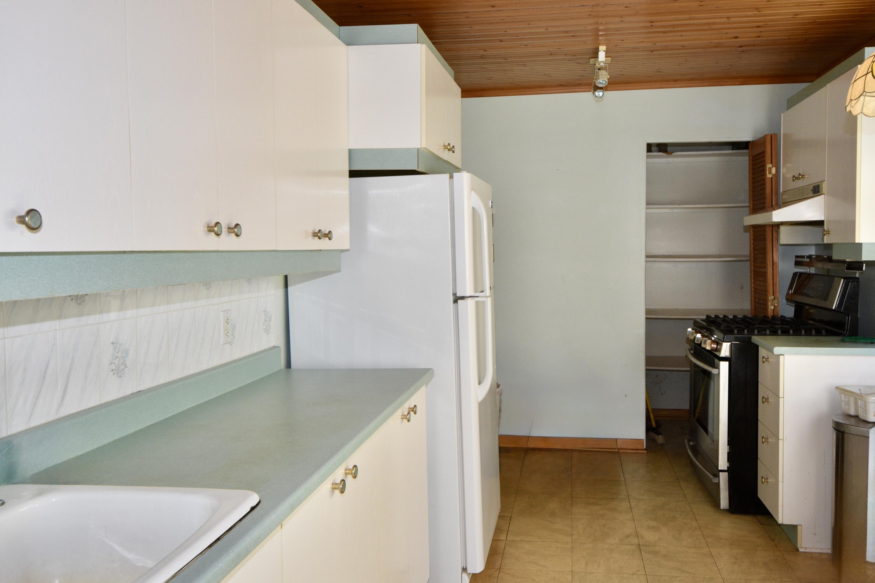 697 Point Road Willsboro, NY 12996 - Photo 12 of 24 4a-bat